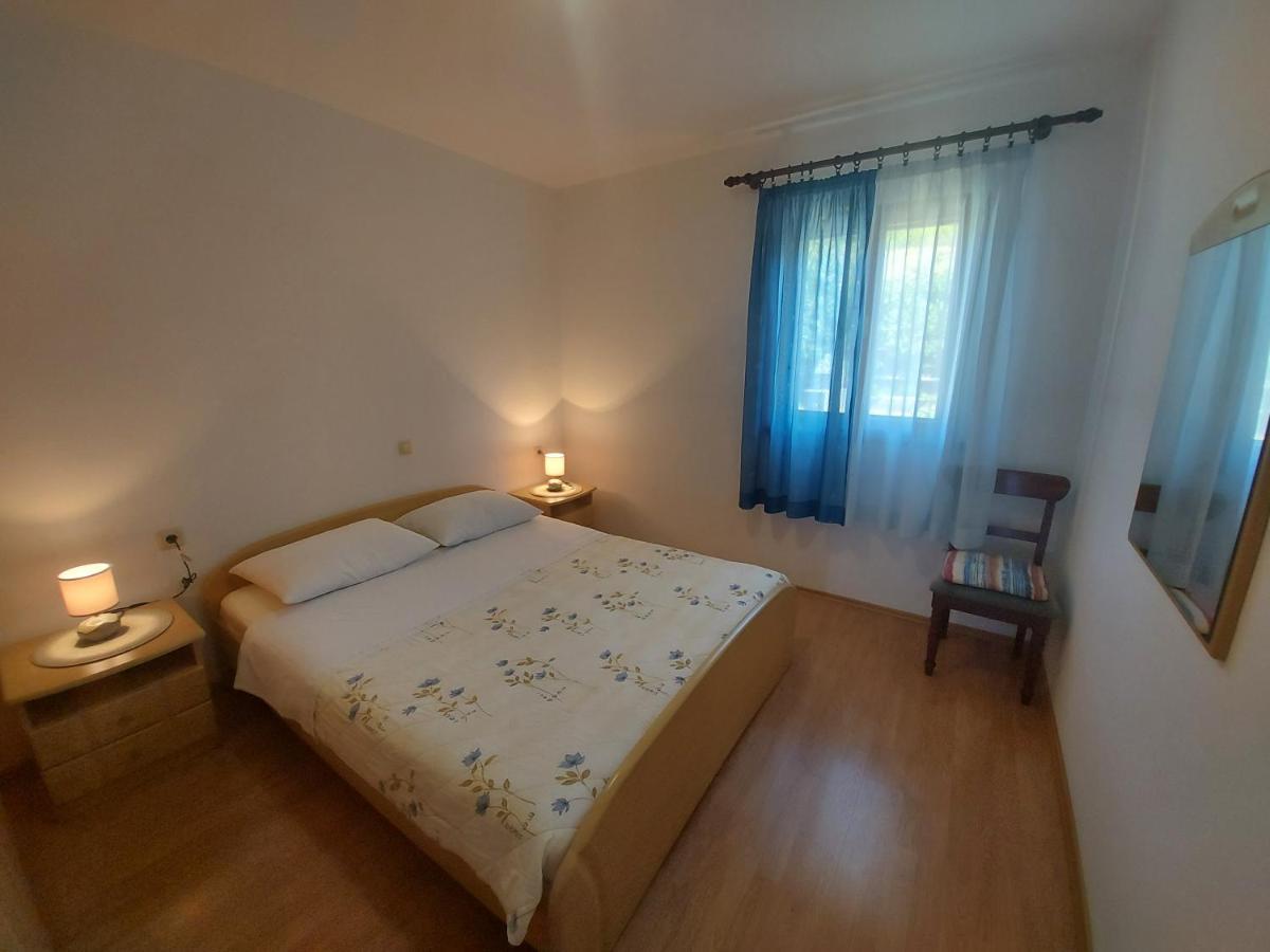 Apartments Elizabeta Draga Bascanska Exterior photo